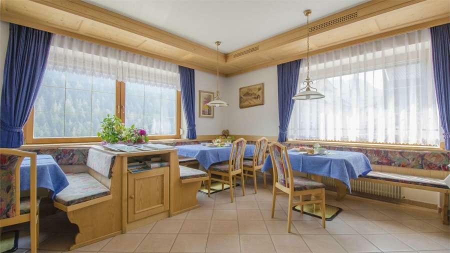 Hotel Garni Ruscel Santa Cristina Val Gardena Exterior photo